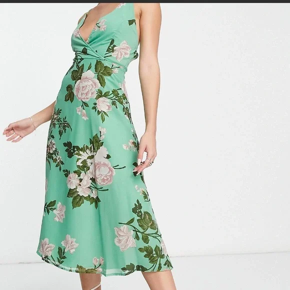 ASOS design cami wrap midi dress with lace up back in sage floral - Picture 2 of 12